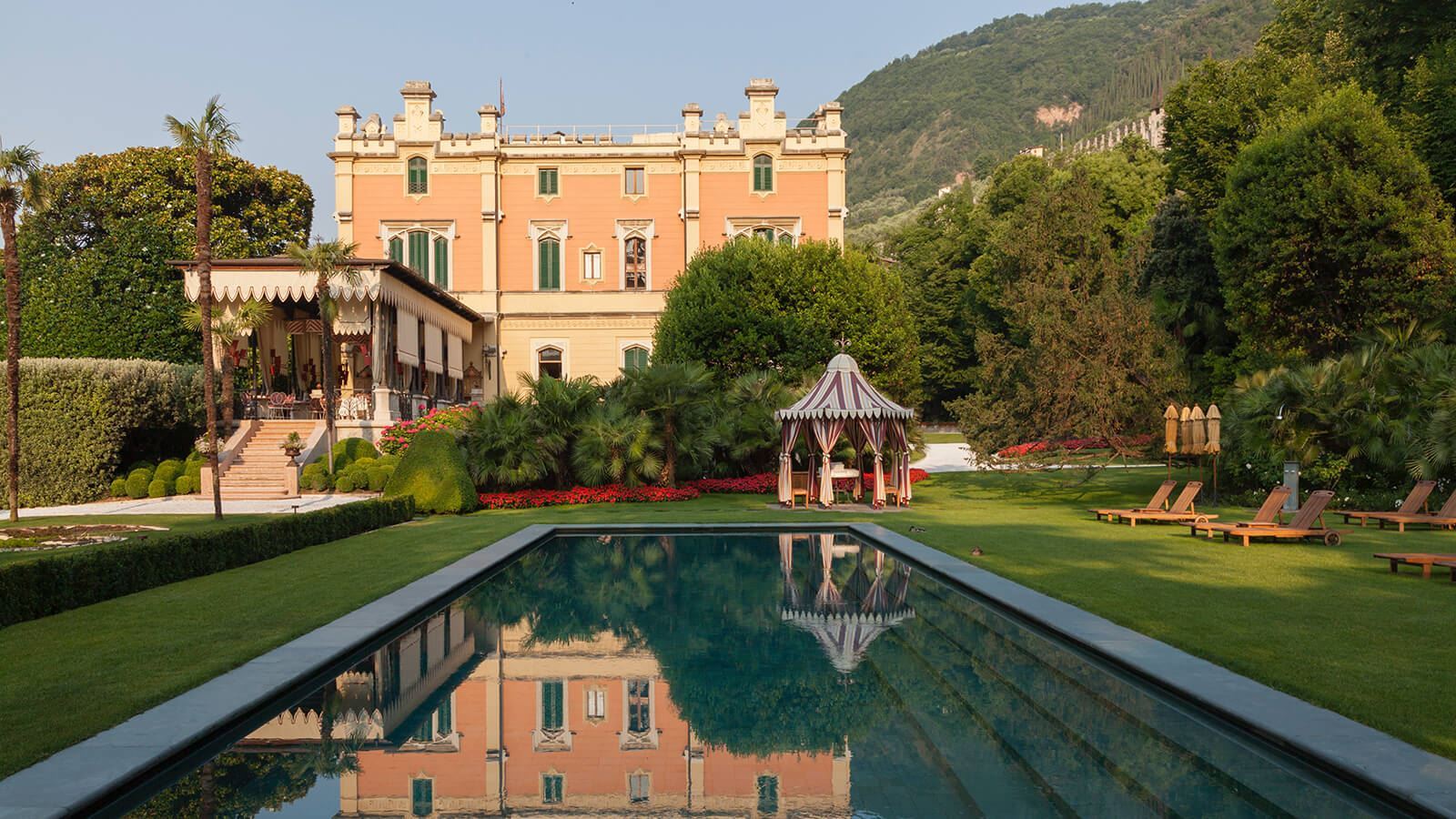 Gand Hotel a Villa Feltrinelli - The pool and the garden